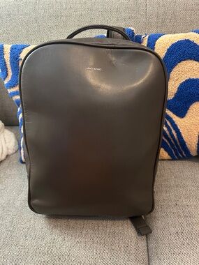 Matt & Nat Black Minimalist Vegan Leather Backpack